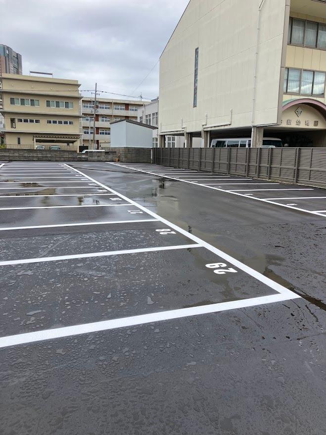 芳斉2丁目K駐車場の外観・駐車場イメージ2枚目