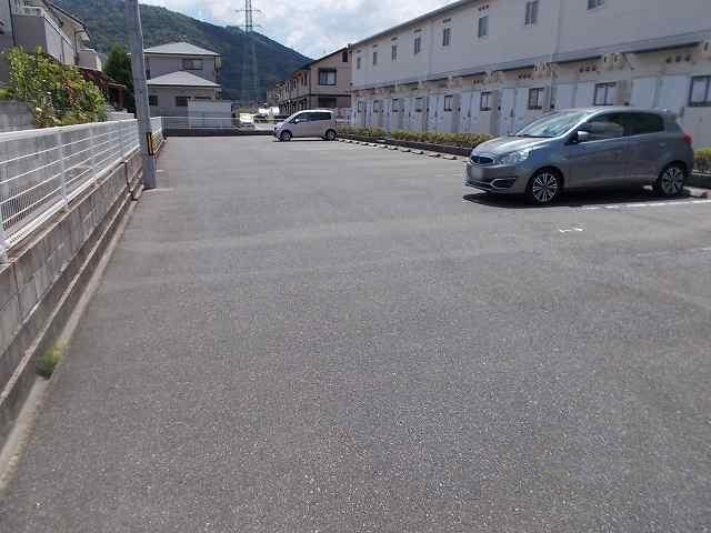 プロシード(21070)の外観・駐車場イメージ1枚目