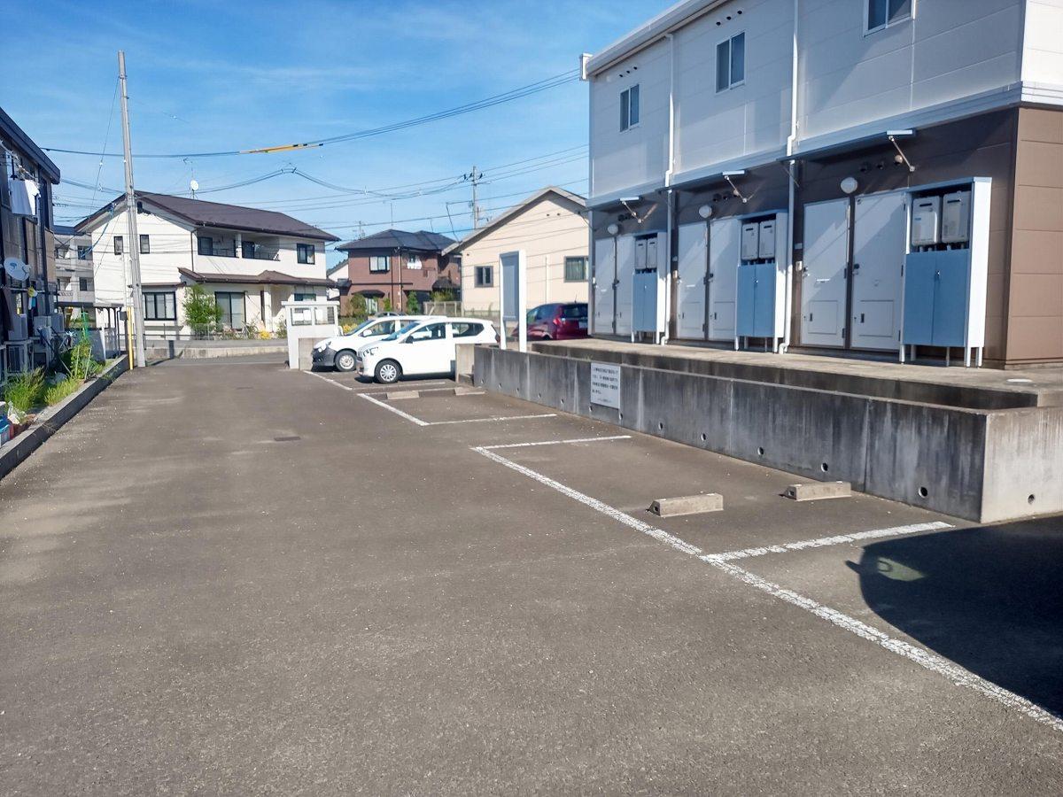 シャングリラ2004(23893)の外観・駐車場イメージ1枚目