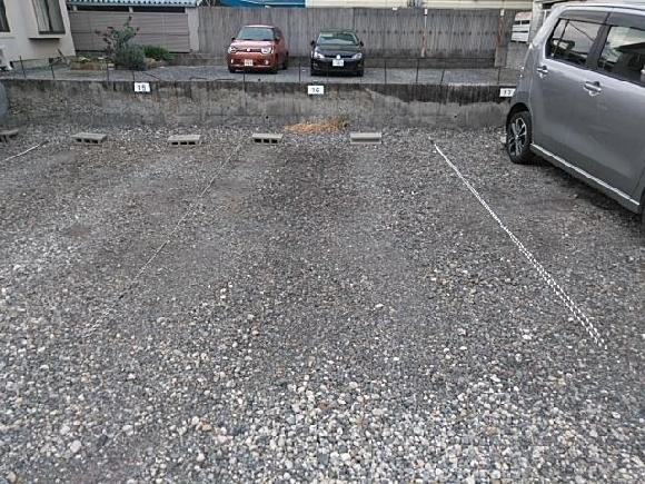 池田ガレージの外観・駐車場イメージ2枚目