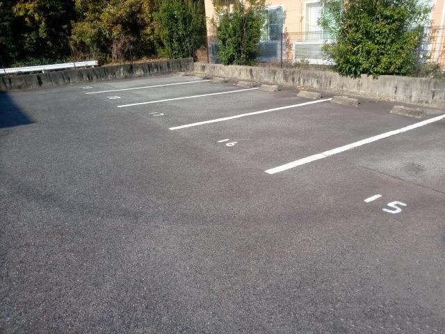 フェリシア室町A(22163)の外観・駐車場イメージ1枚目