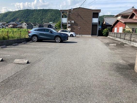 アドミレイション(37811)の外観・駐車場イメージ1枚目