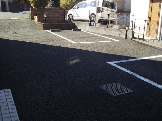 エリクシール(31044)の外観・駐車場イメージ1枚目