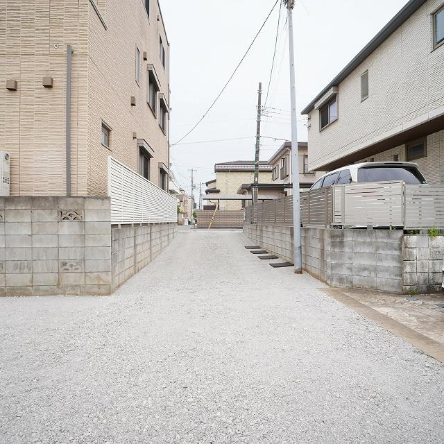 登戸4丁目パーキングの外観・駐車場イメージ3枚目