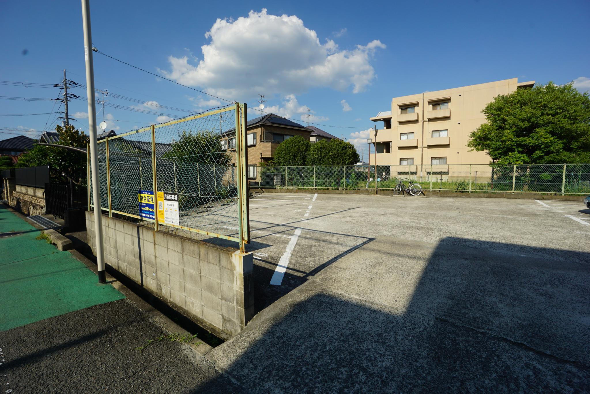 前田駐車場の外観・駐車場イメージ2枚目