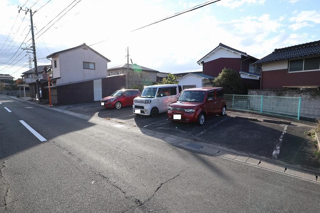 卯垣2丁目212駐車場の外観・駐車場イメージ2枚目