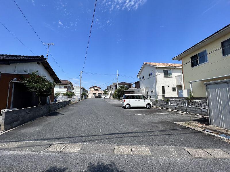 住吉(21160)の外観・駐車場イメージ1枚目