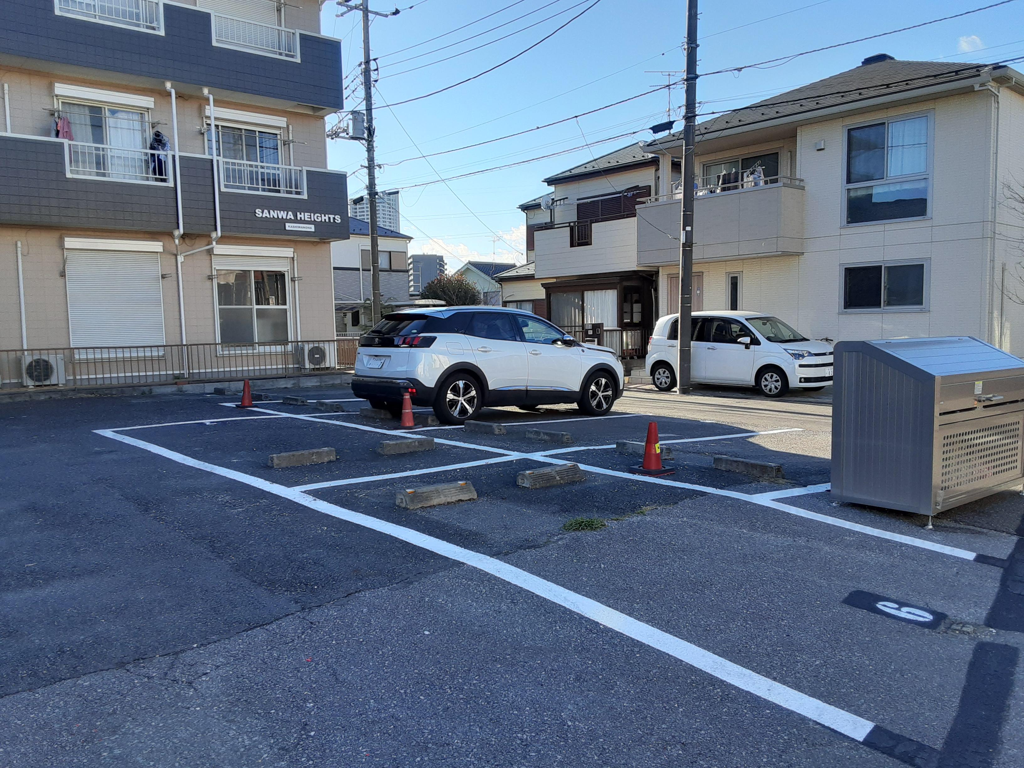 サンワハイツ柏の葉の外観・駐車場イメージ2枚目