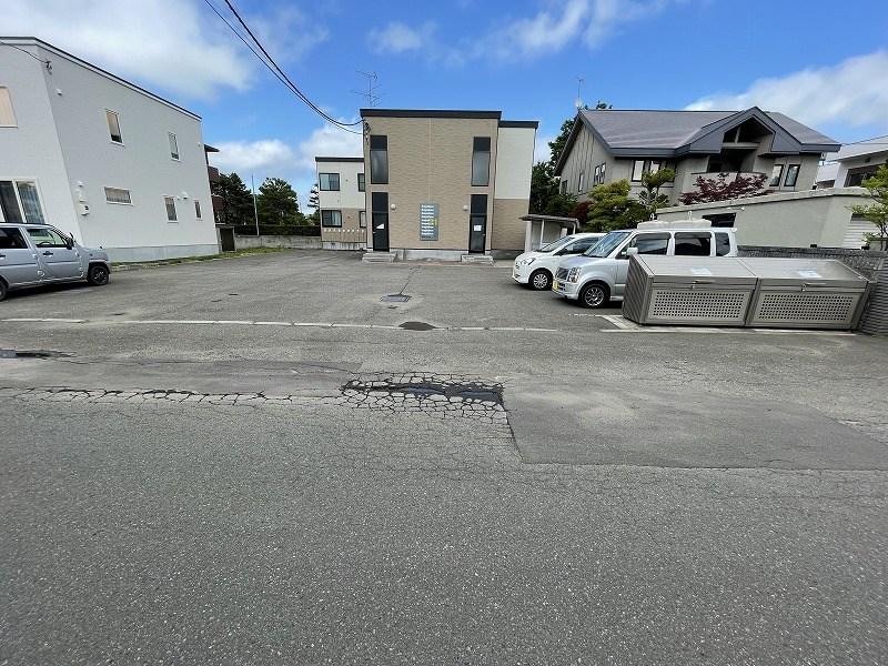 シャルトル(35030)の外観・駐車場イメージ1枚目