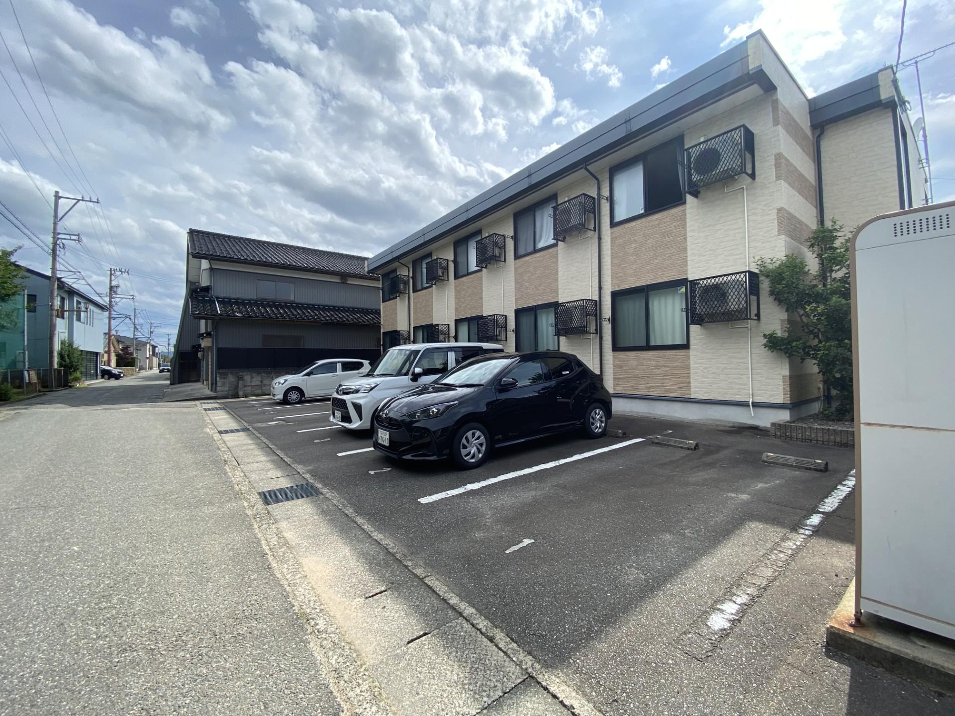 アルブルⅡ(37377)の外観・駐車場イメージ1枚目