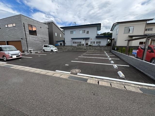 西ノ内駐車場南の外観・駐車場イメージ1枚目