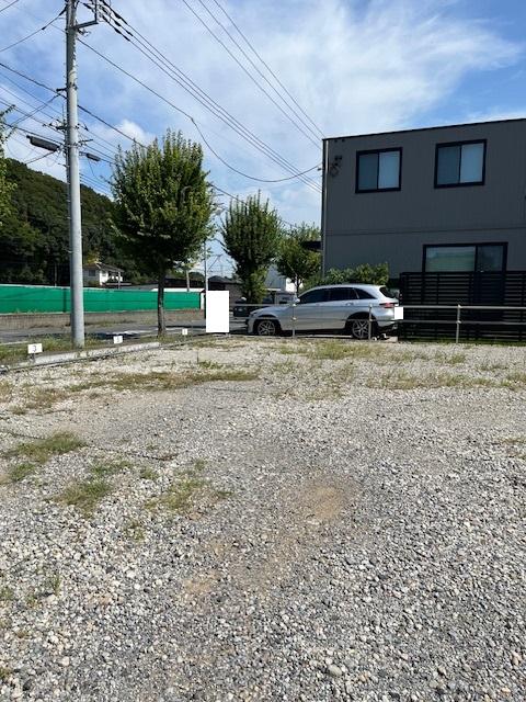 宮園4288051駐車場の外観・駐車場イメージ2枚目