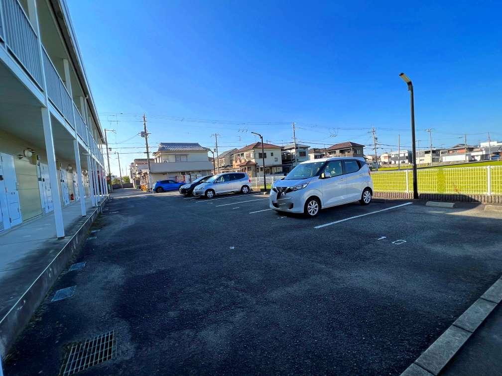 カナート(24062)の外観・駐車場イメージ1枚目