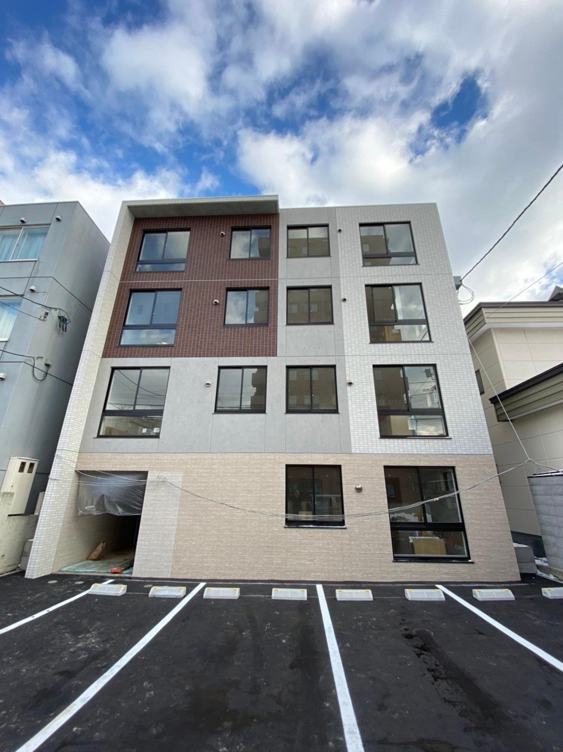 ALPHA山鼻の外観・駐車場イメージ1枚目