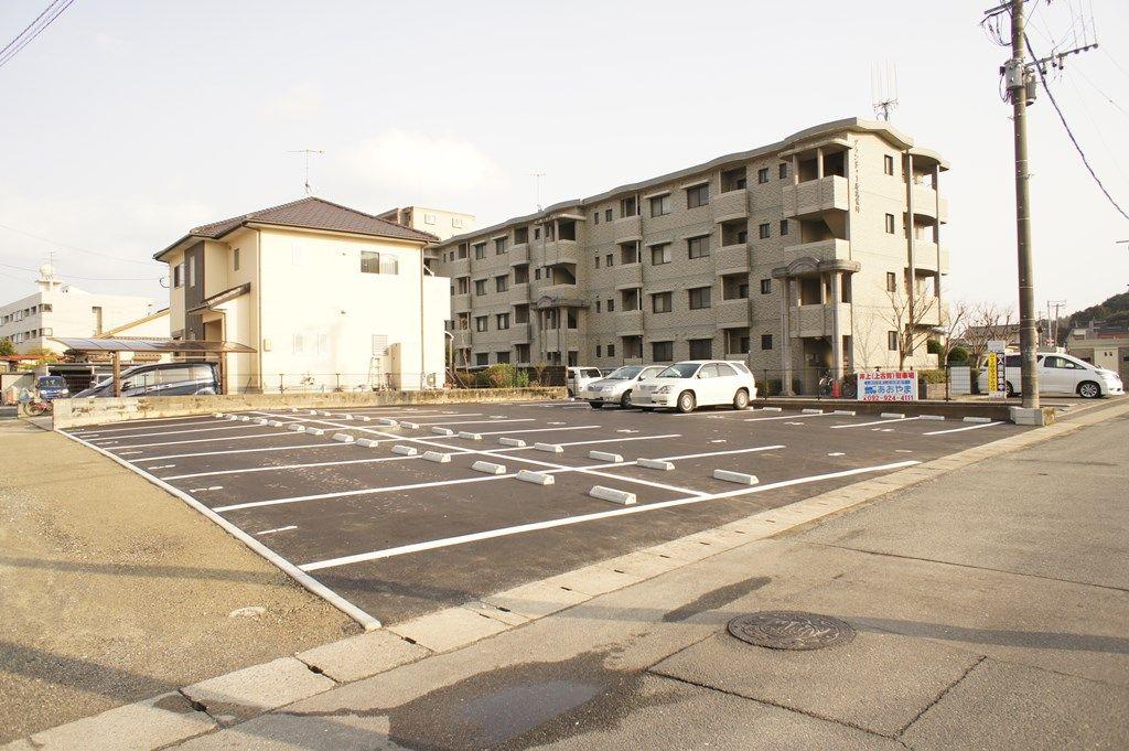 井上駐車場の外観・駐車場イメージ1枚目