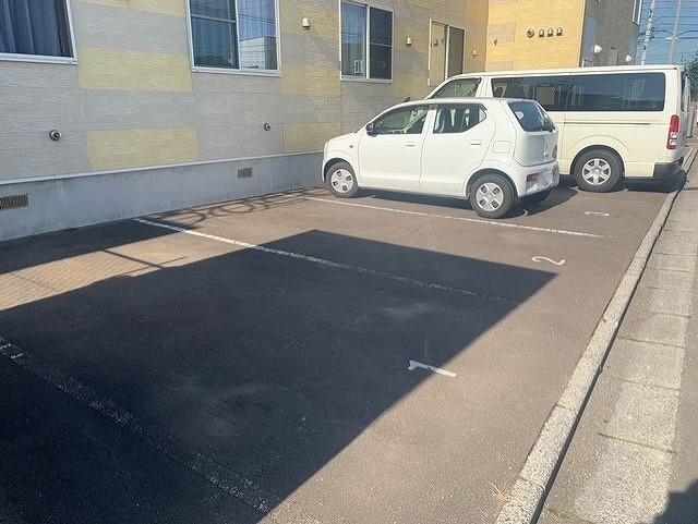 マンデルブロ(38883)の外観・駐車場イメージ1枚目