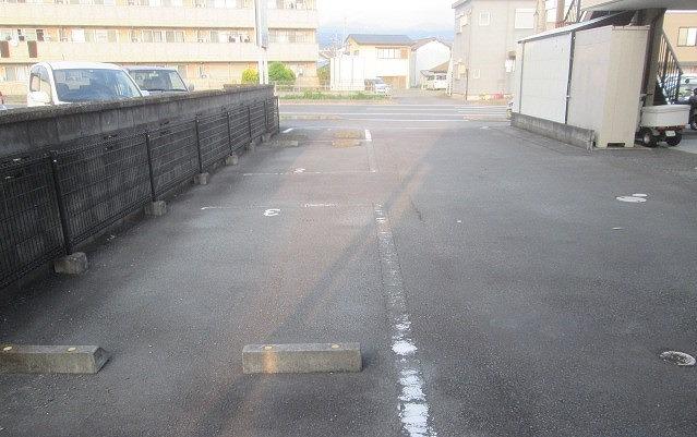 ジュセル(30281)の外観・駐車場イメージ1枚目