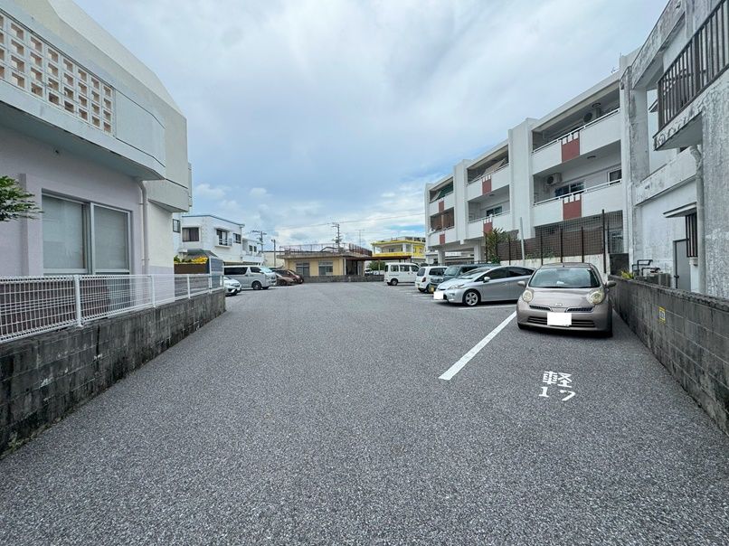 エム・プロジェクトの外観・駐車場イメージ1枚目