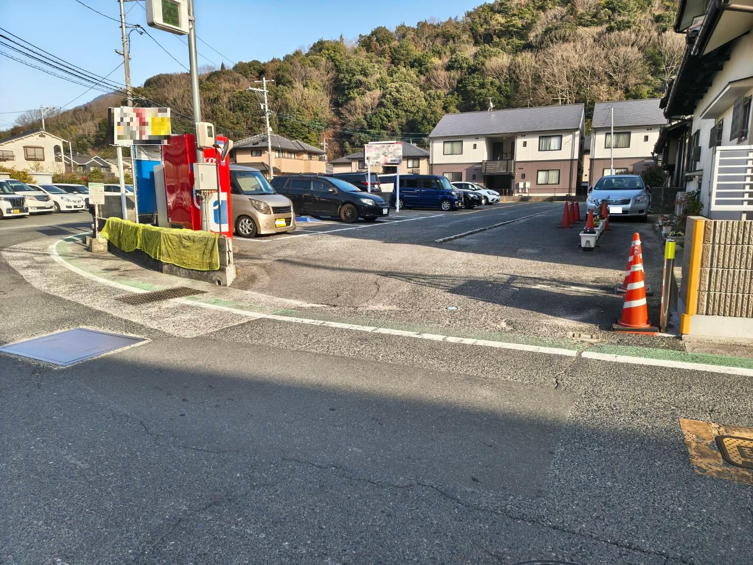 高山ガレージ(国信)の外観・駐車場イメージ1枚目