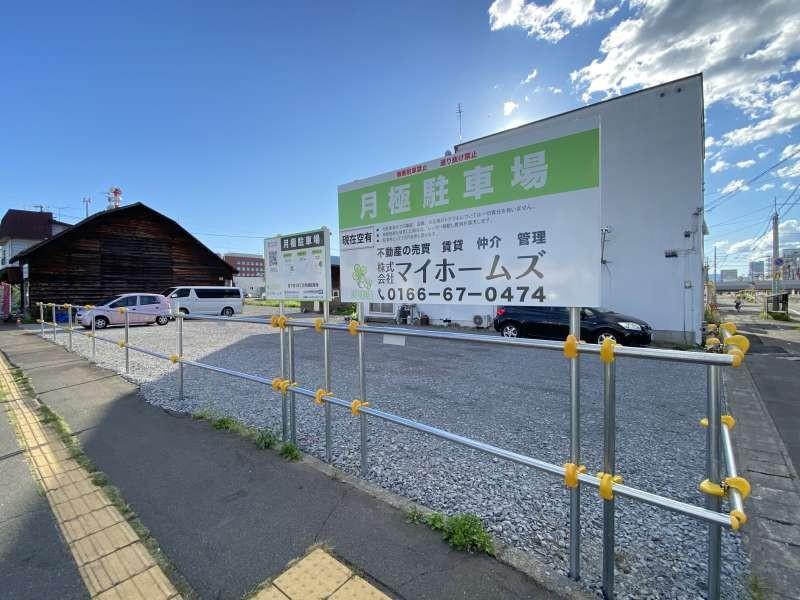 宮下通18丁目月極駐車場の外観・駐車場イメージ1枚目