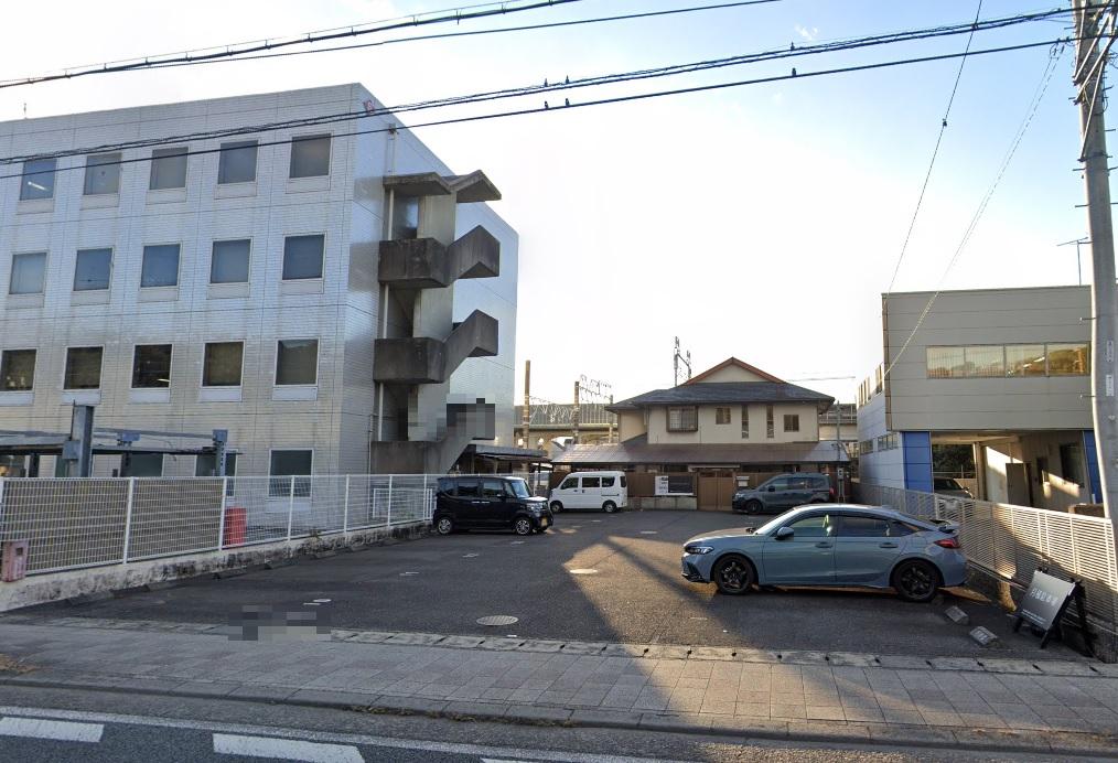 春日駐車場の外観・駐車場イメージ1枚目