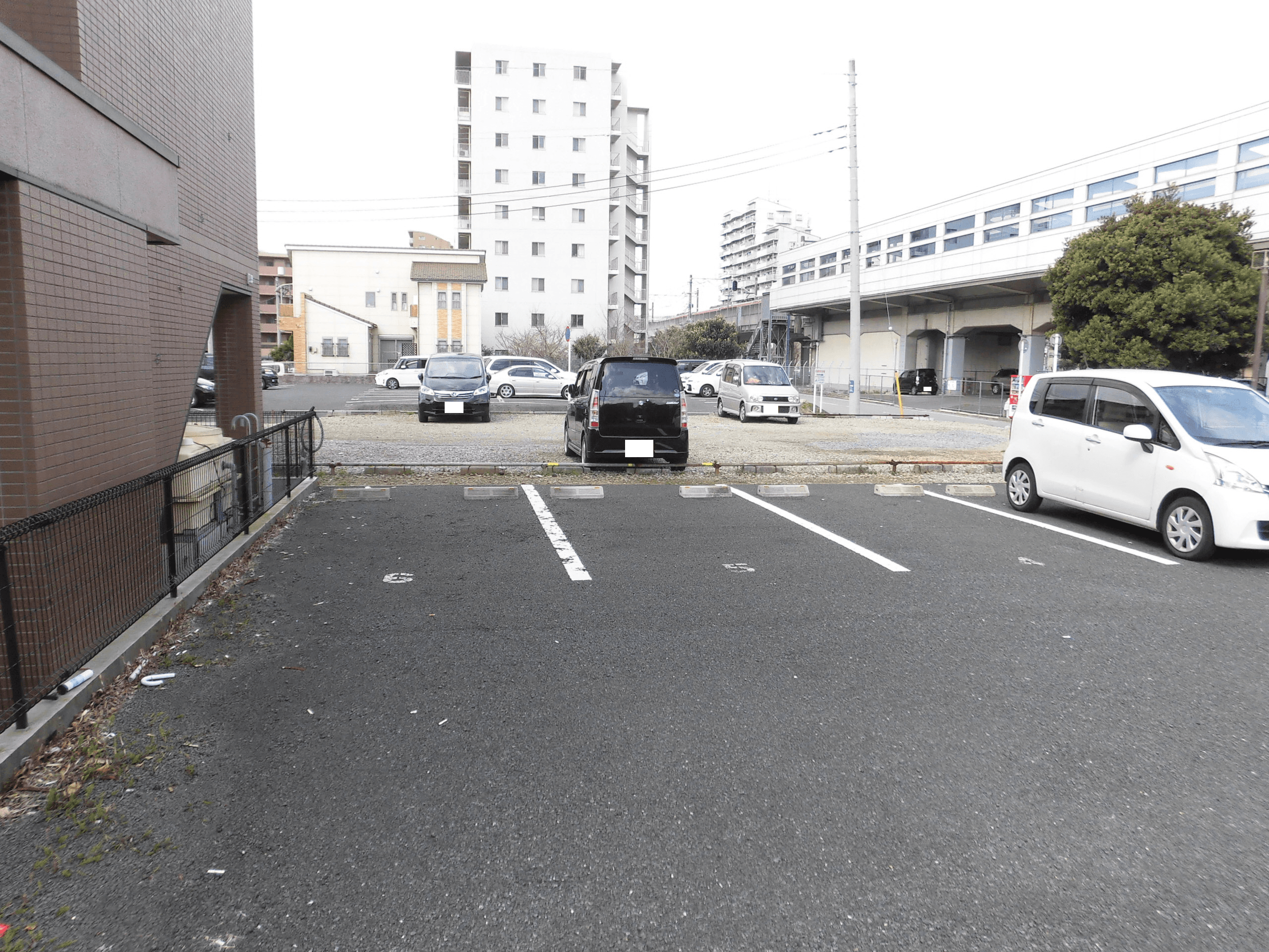 ゆりのき台第1の外観・駐車場イメージ2枚目