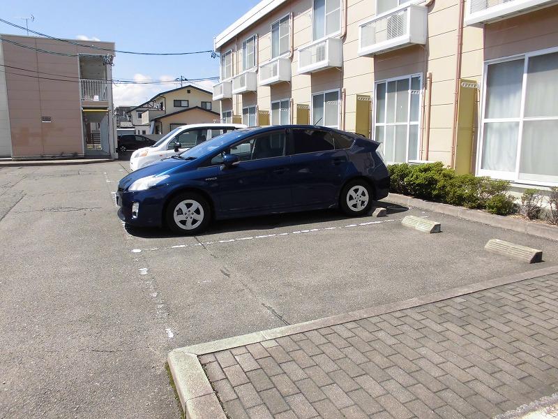 中屋敷A(18382)の外観・駐車場イメージ1枚目