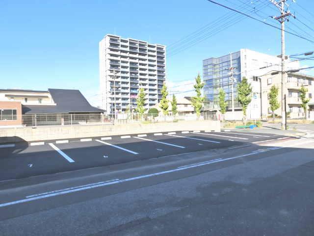 ワイズ・音羽 第8駐車場の外観・駐車場イメージ2枚目