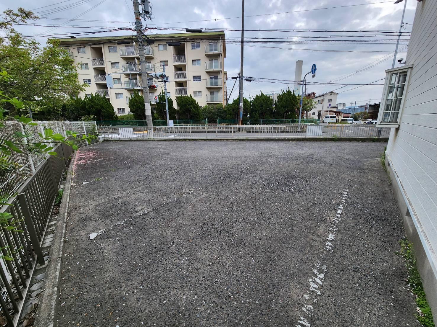 ベルシオン中村の外観・駐車場イメージ2枚目