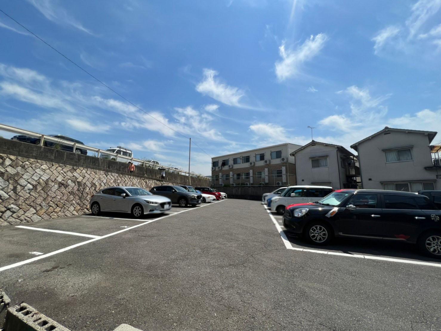 右近大芝第2ガレージの外観・駐車場イメージ2枚目