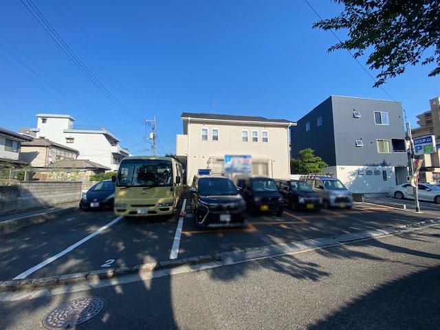 廣井ガレージの外観・駐車場イメージ2枚目