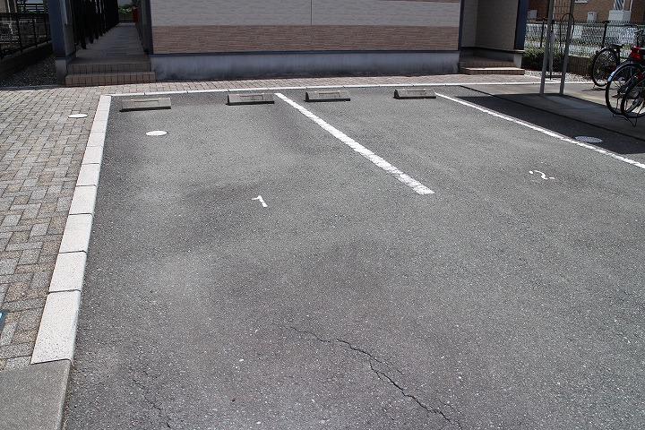 森田(36319)の外観・駐車場イメージ1枚目