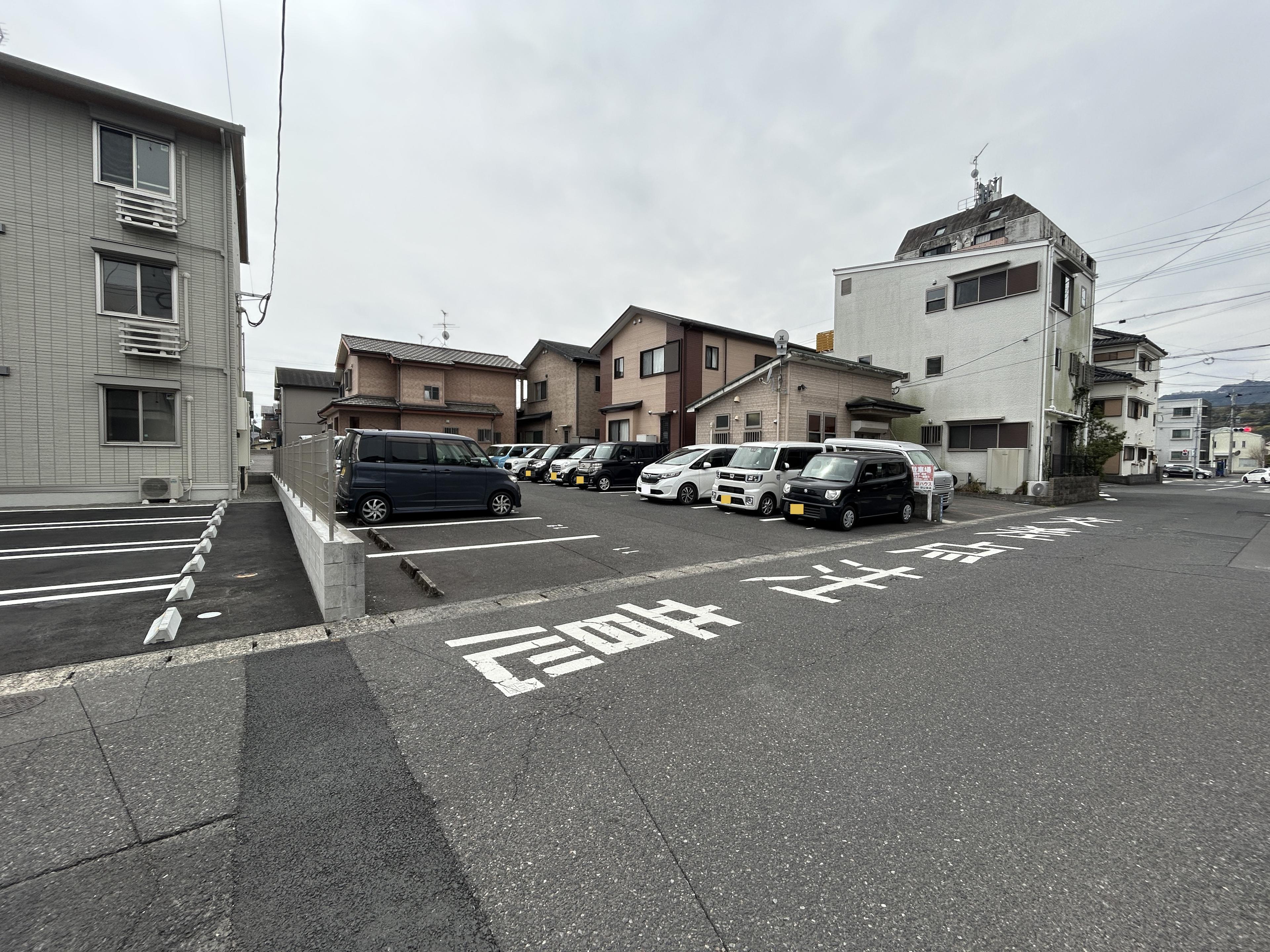 オート・スクウェアー和田Ⅱの外観・駐車場イメージ3枚目