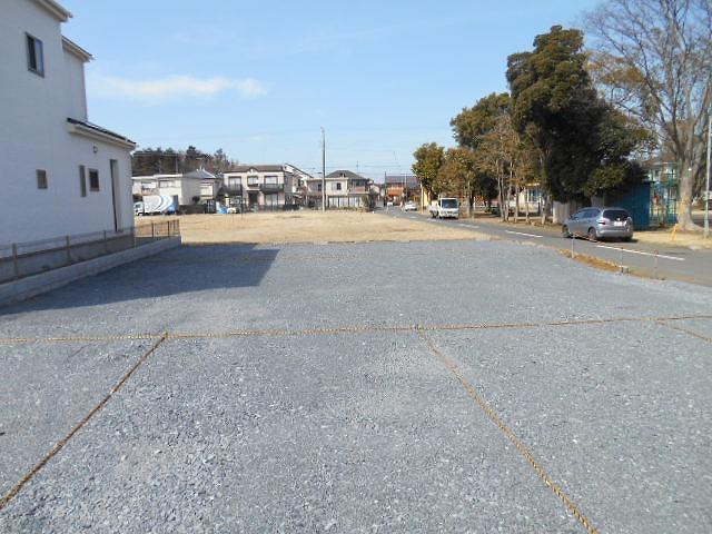 乙戸南下村駐車場の外観・駐車場イメージ2枚目