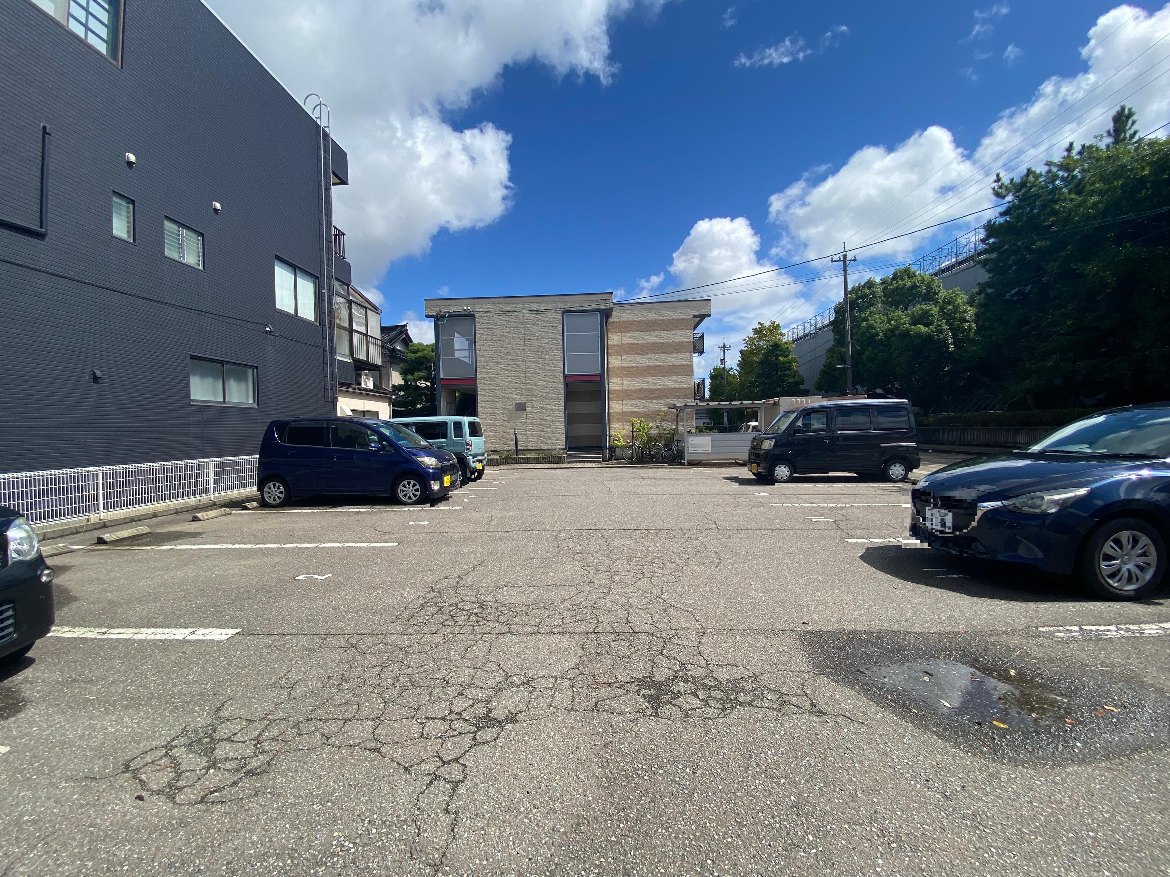 松任(27471)の外観・駐車場イメージ1枚目