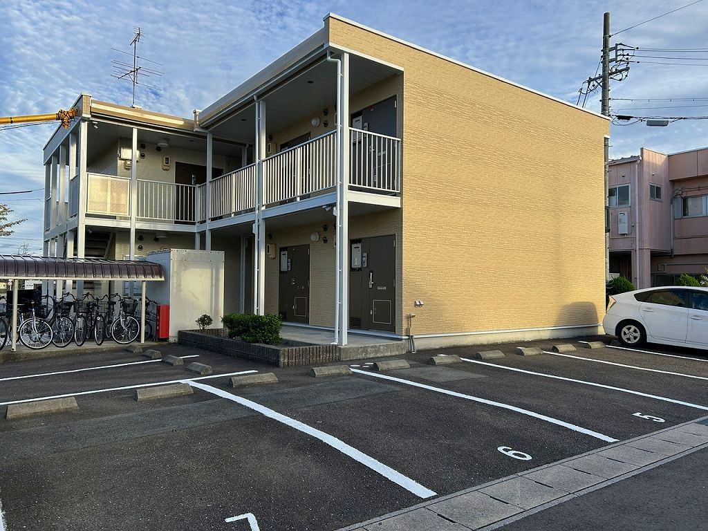 セレナ学戸(26054)の外観・駐車場イメージ1枚目