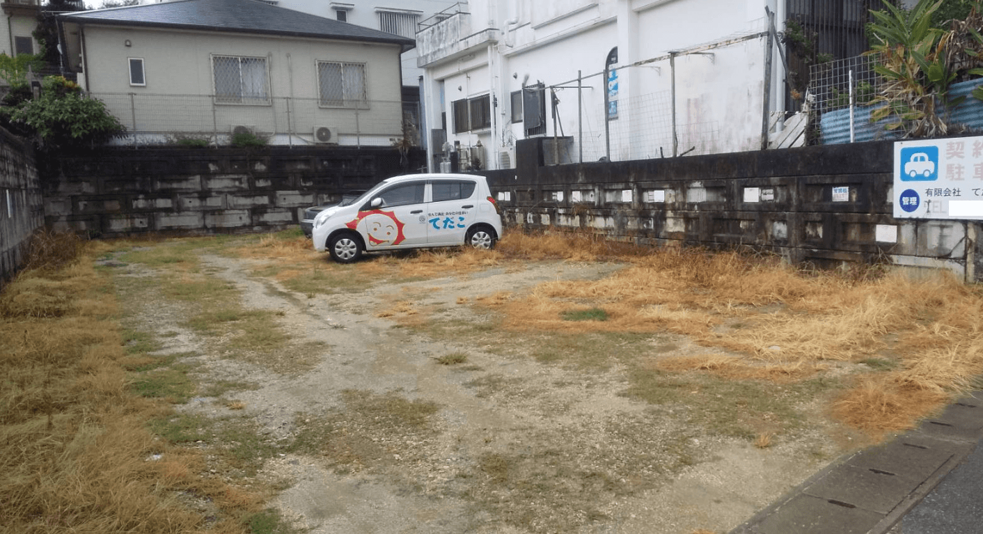 與儀初枝様駐車場の外観・駐車場イメージ1枚目