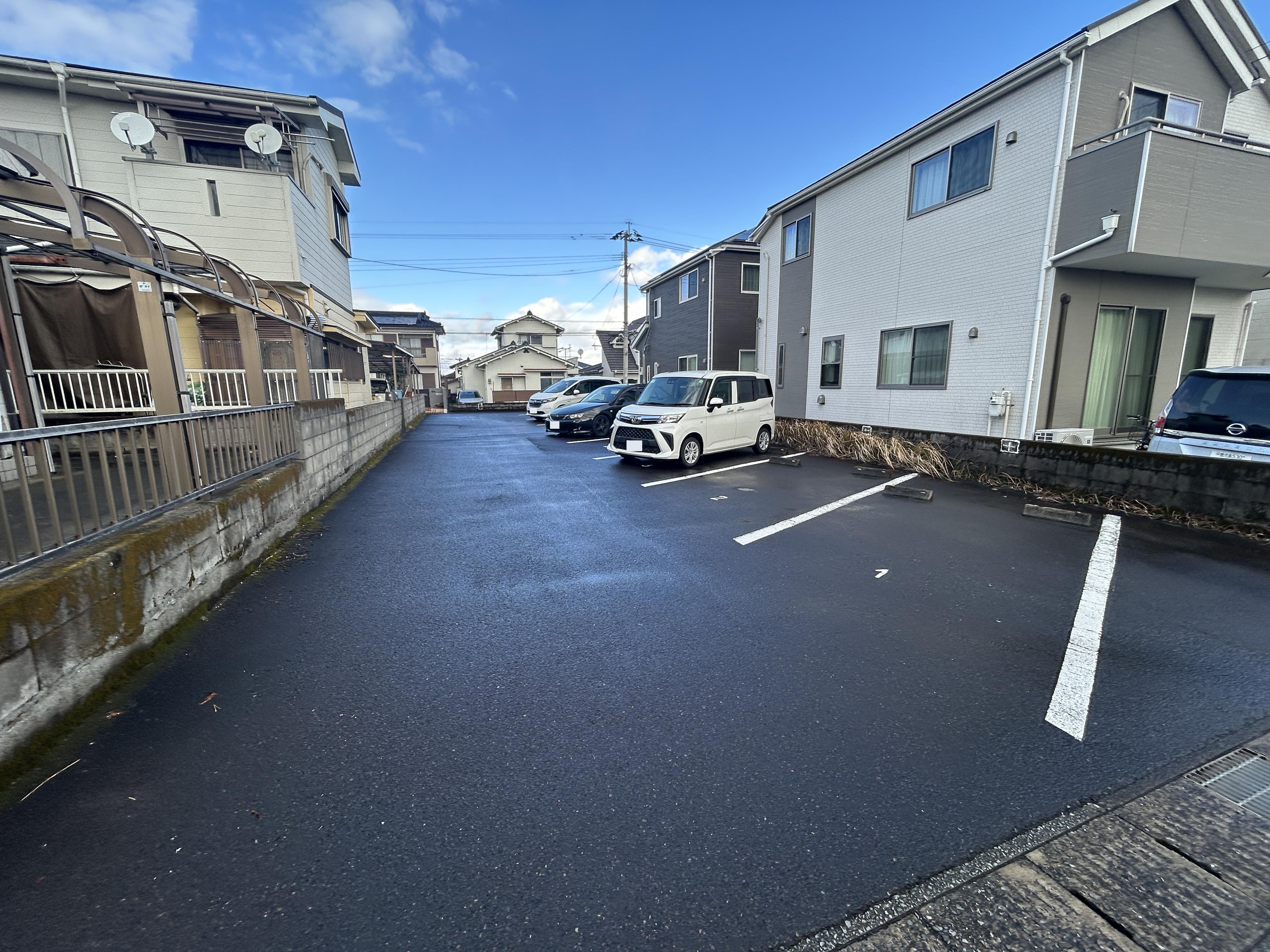 オート・スクウェアー魚見の外観・駐車場イメージ1枚目