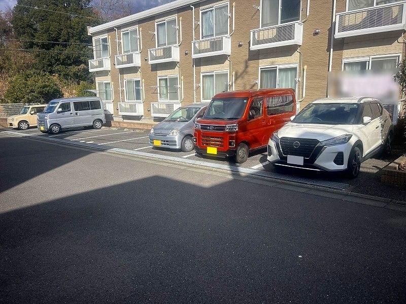 ヒルサイド メゾン(33374)の外観・駐車場イメージ1枚目