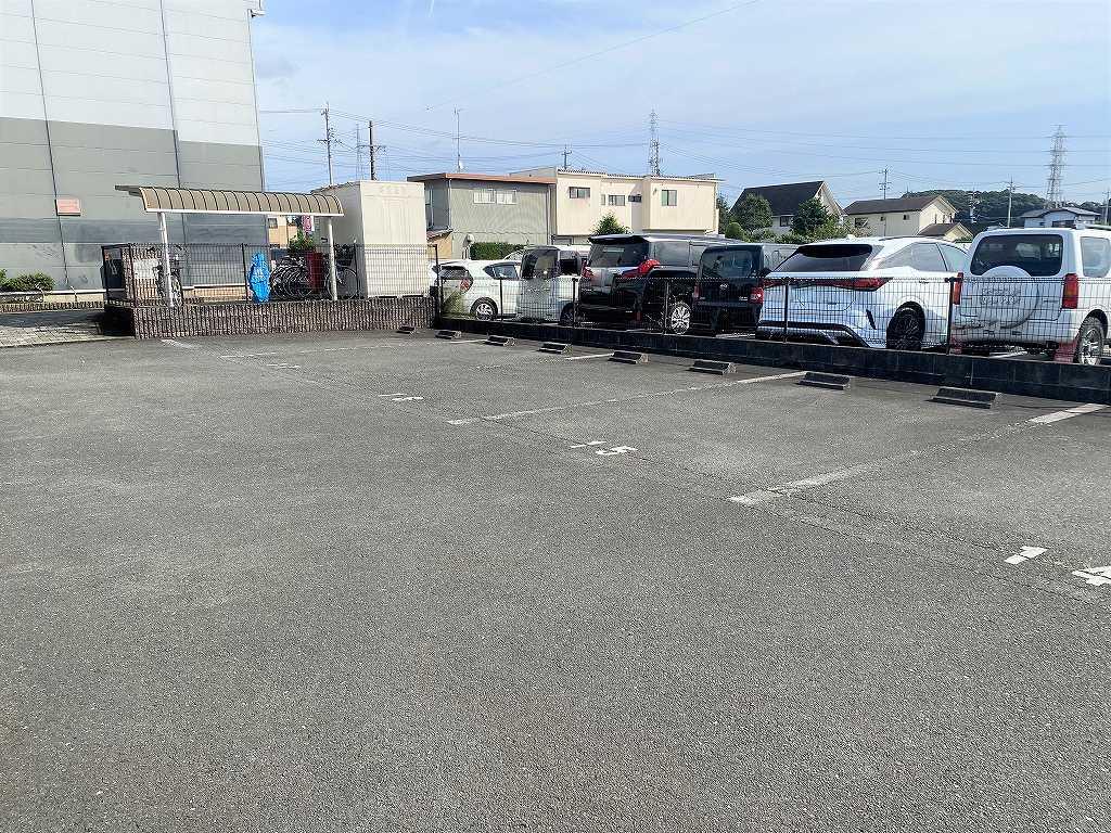 プレミール(17116)の外観・駐車場イメージ1枚目