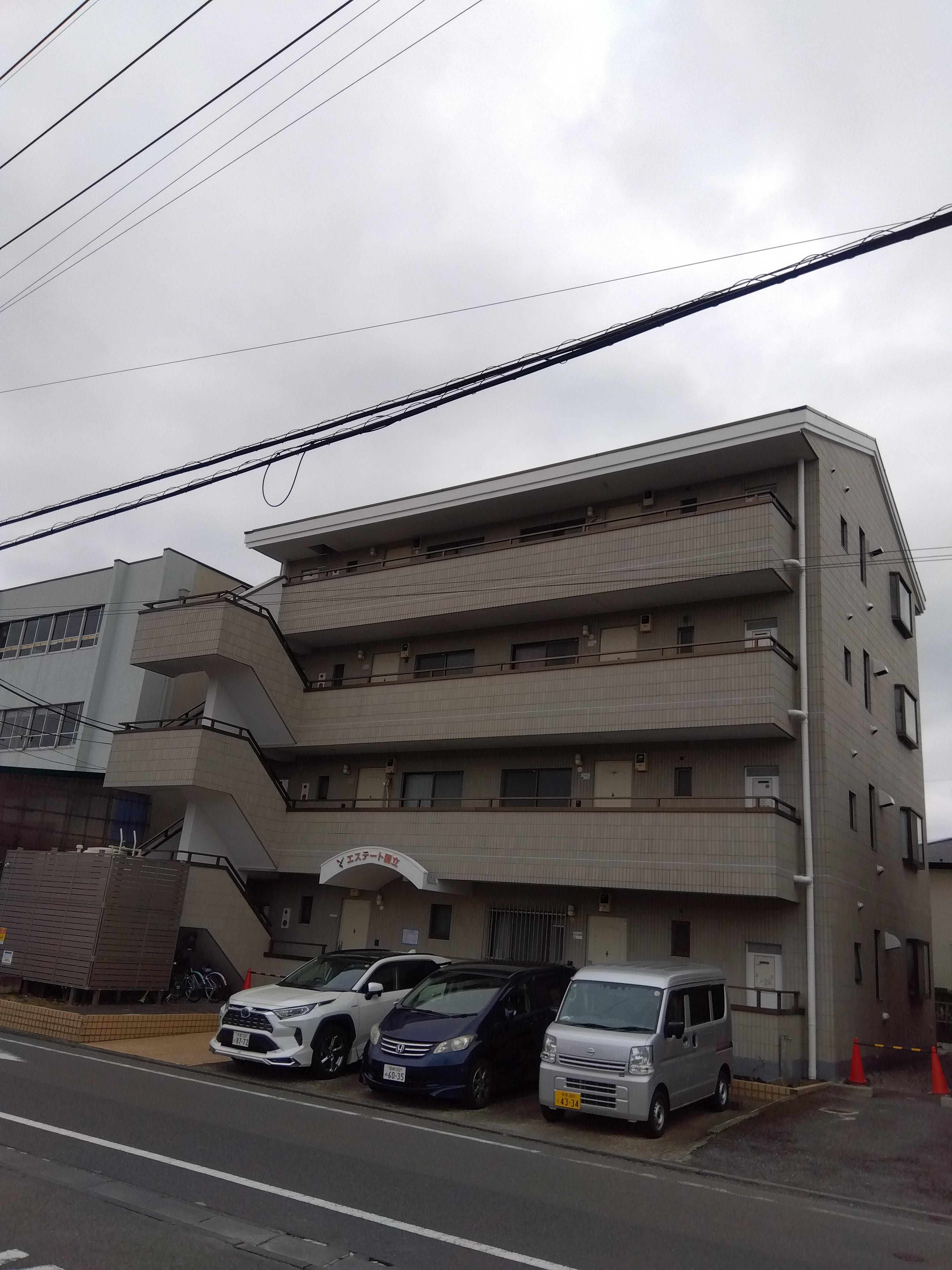 エステート国立 駐車場の外観・駐車場イメージ1枚目