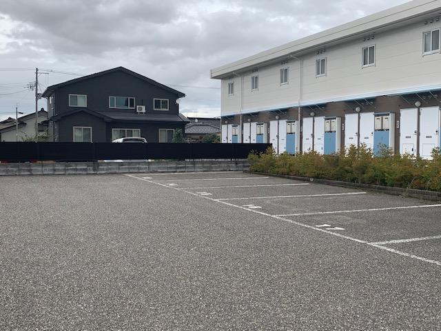 ディアナ(23947)の外観・駐車場イメージ1枚目