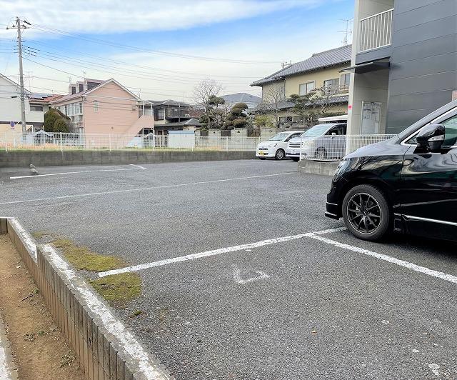 T&S(22662)の外観・駐車場イメージ1枚目