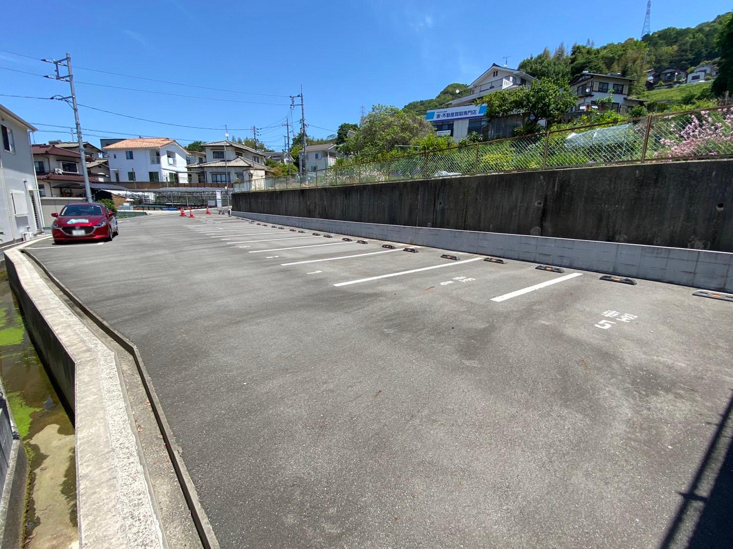 戸坂山根松井駐車場の外観・駐車場イメージ2枚目