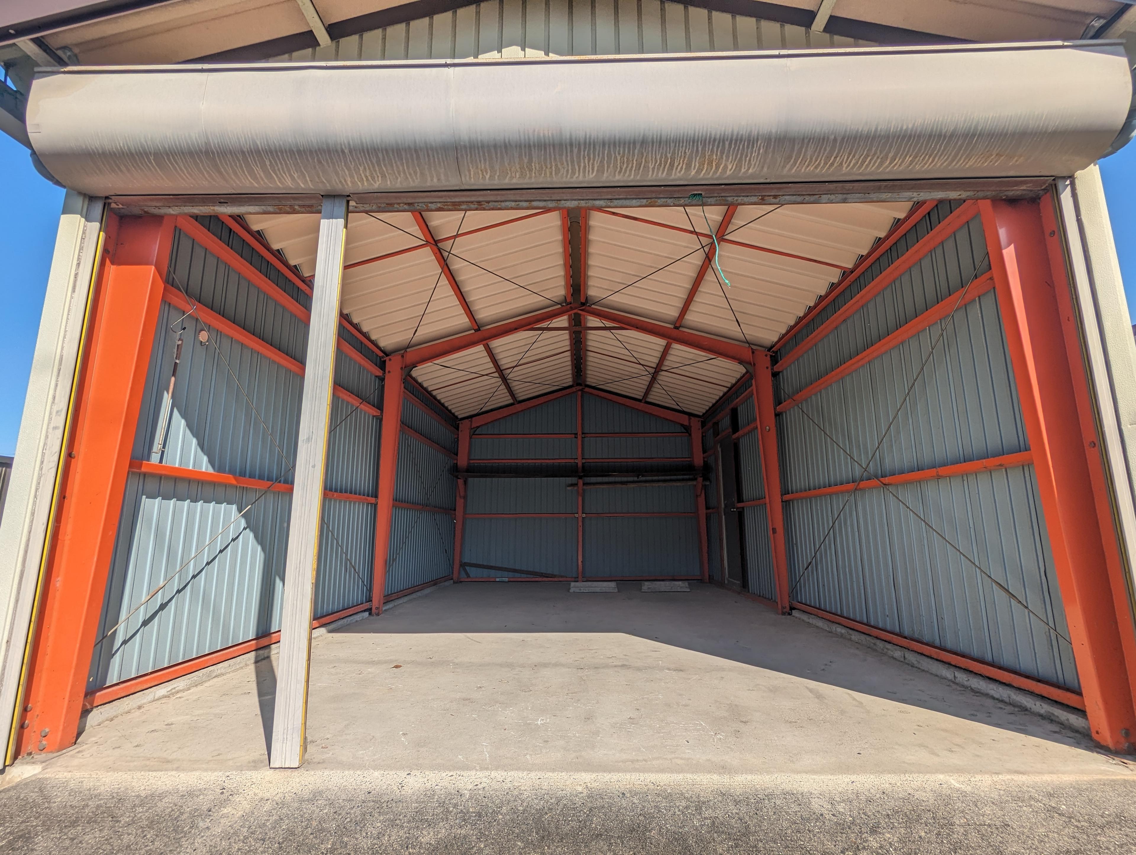 熊之庄城ノ屋敷2989番1ガレージの外観・駐車場イメージ2枚目