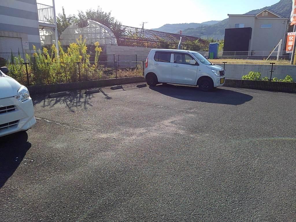 ルーチェ勝賀(20968)の外観・駐車場イメージ3枚目