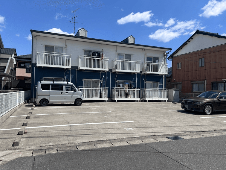 CasaLargo坂巻 敷地内駐車場の外観・駐車場イメージ1枚目