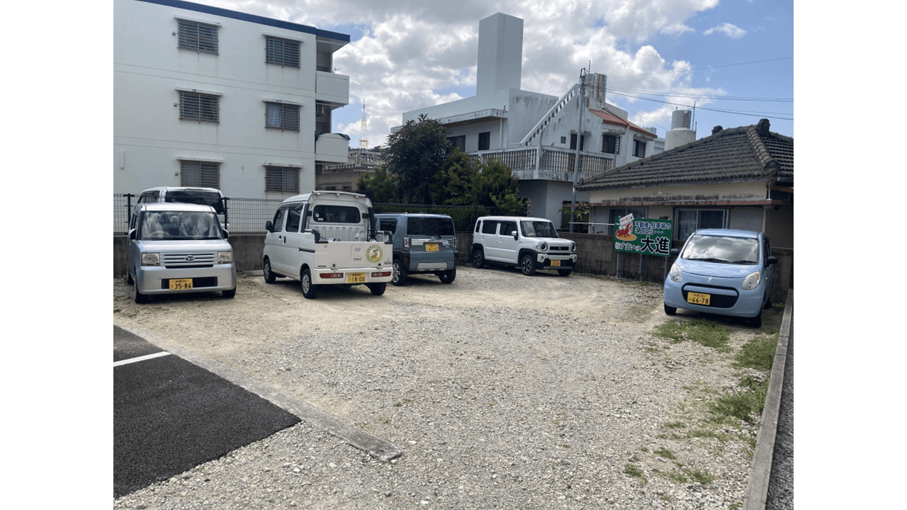 赤嶺喜利子駐車場の外観・駐車場イメージ1枚目