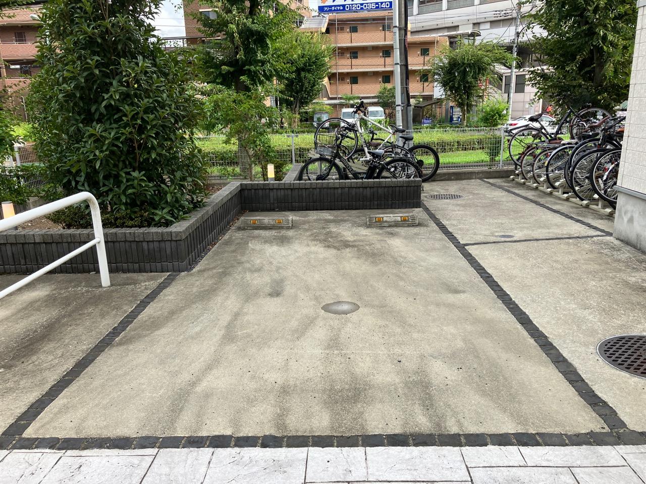 リブリ・フローレス参番館駐車場の外観・駐車場イメージ1枚目