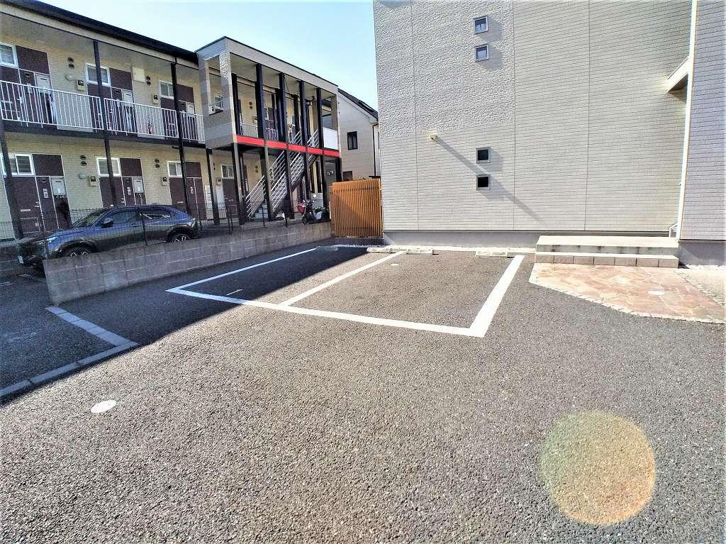 ミランダプチメゾン(57844)の外観・駐車場イメージ1枚目